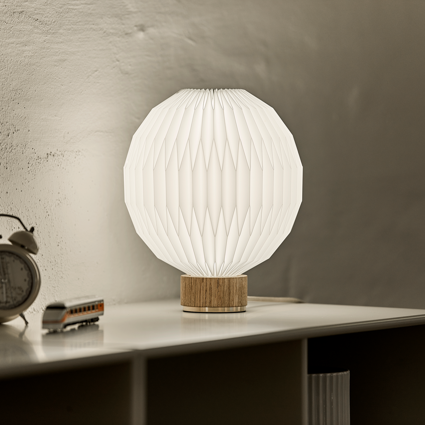 Le Klint, 375 Table Lamp Medium Light Oak, Paper, Table / Task,